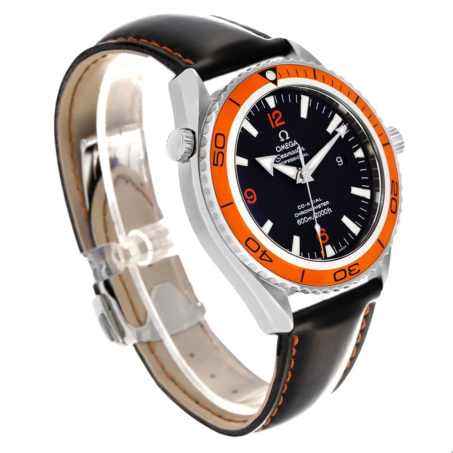 Montre réplique pour homme : Omega Seamaster Planet Ocean 600m 232.32.42.21.01.001 — de tout premier plan – Photo 3