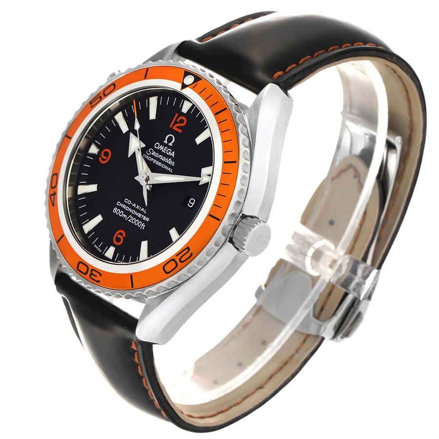 Montre réplique pour homme : Omega Seamaster Planet Ocean 600m 232.32.42.21.01.001 — de tout premier plan – Photo 4