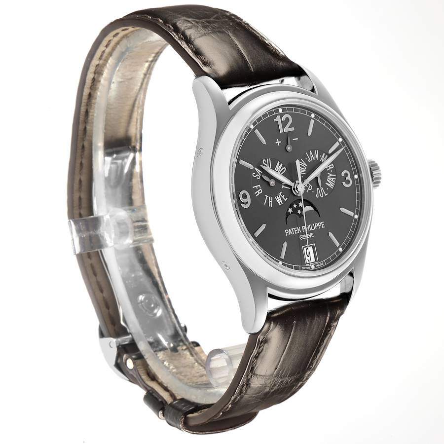 Montre réplique pour homme : Patek Philippe Complications, quantième annuel, or blanc, 5146G-010 — qui attire le regard – Photo 3