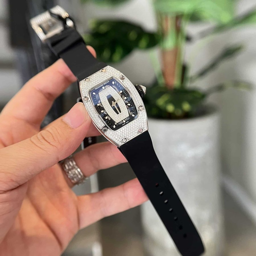 Montre réplique : Richard Mille RM 07-01, intégral, diamants, Black Lip 45.32 X 32,3 mm — à petit prix – Photo 4