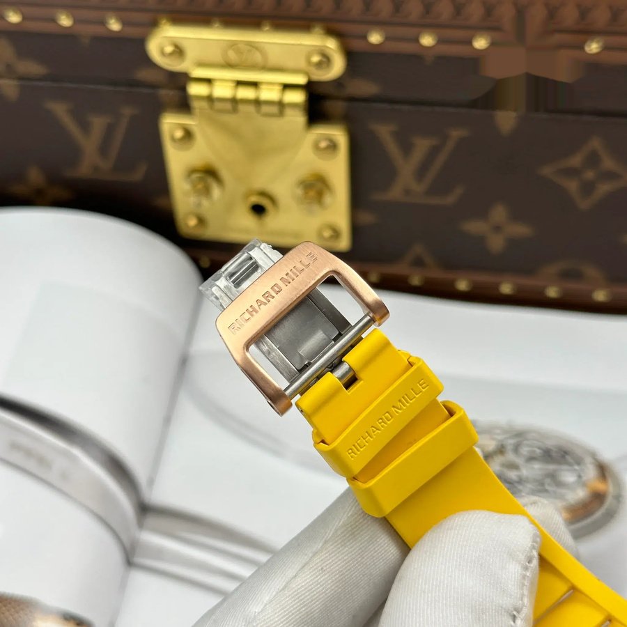 Montre réplique : Richard Mille RM 88, automatique, tourbillon, Smiley, céramique blanche, 48.15 X 39,74 mm — élégante – Photo 12