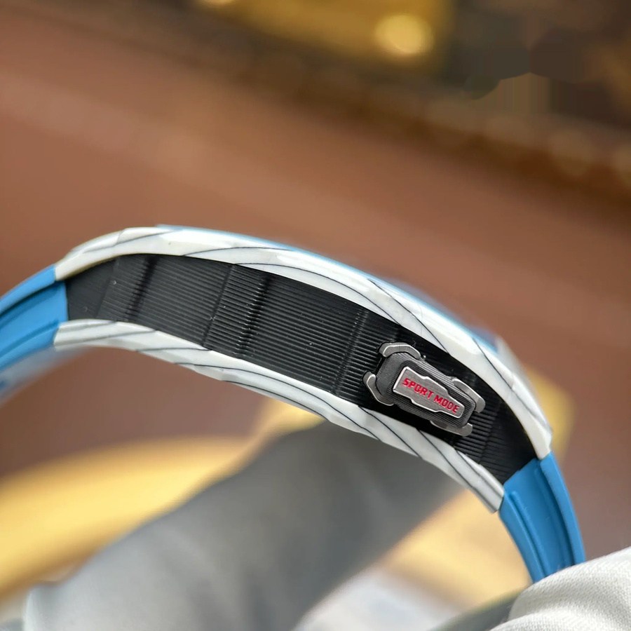Montre réplique : Richard Mille RM 35-03 Rafael Nadal, carbone, 43,2 mm X 50 mm — d’une grande finesse – Photo 9
