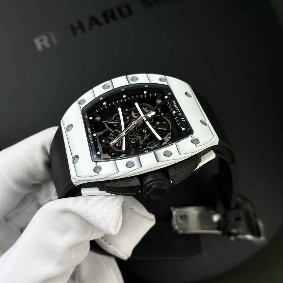 Montre réplique : Richard Mille RM 61-01 Yohan Blake, carbone, 42.7 X 50,2 mm — glamour – Photo 4