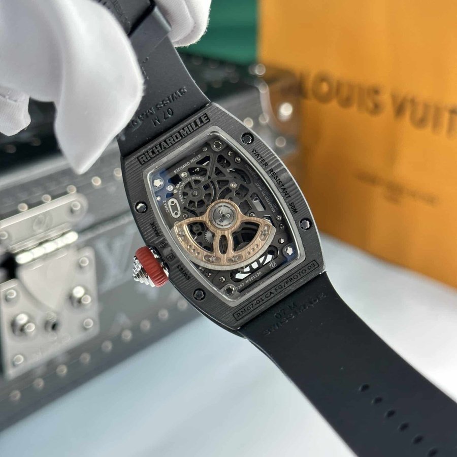 Montre réplique : Richard Mille RM 07-01, carbone noir, noir, caoutchouc, 45.32 X 32,3 mm — de haute qualité – Photo 7