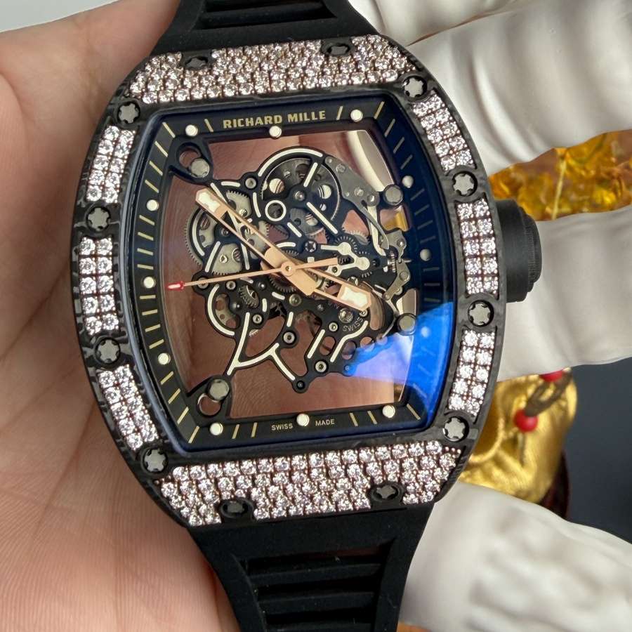 Montre réplique : Richard Mille RM 055, or rose, personnalisée, Carbon TPT CVD, diamants, mouvement Vaucher, 42,7 mm X 49,9 mm — recherchée – Photo 3