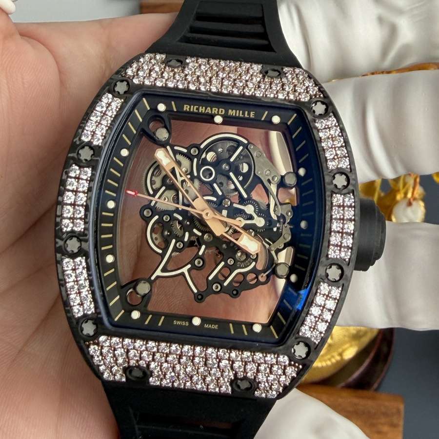 Montre réplique : Richard Mille RM 055, or rose, personnalisée, Carbon TPT CVD, diamants, mouvement Vaucher, 42,7 mm X 49,9 mm — recherchée – Photo 4