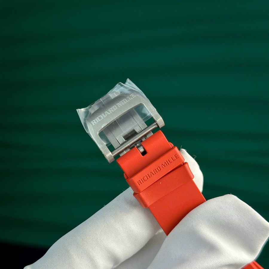 Montre réplique : Richard Mille RM 055 Bubba Watson, foncé, fibre de carbone, 42.7 X 49,9 mm — irrésistible – Photo 11