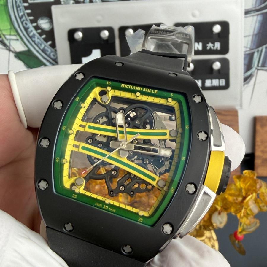 Montre réplique : Richard Mille RM 61-01 Yohan Blake, vert, /, jaune, cadran, céramique noire, mouvement Vaucher, 42,7 mm X 50,23 mm — actuelle – Photo 4