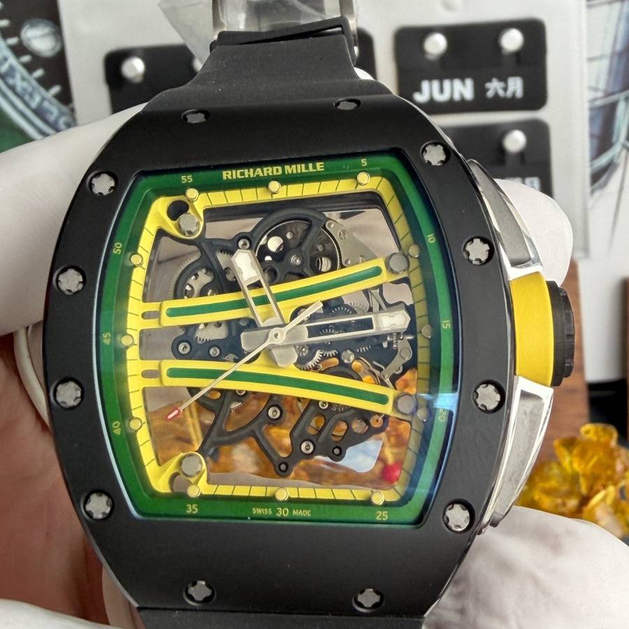 Montre réplique : Richard Mille RM 61-01 Yohan Blake, vert, /, jaune, cadran, céramique noire, mouvement Vaucher, 42,7 mm X 50,23 mm — actuelle – Photo 5