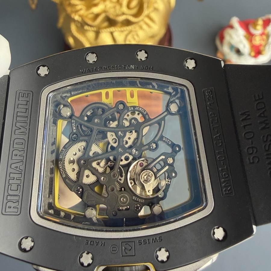 Montre réplique : Richard Mille RM 61-01 Yohan Blake, vert, /, jaune, cadran, céramique noire, mouvement Vaucher, 42,7 mm X 50,23 mm — actuelle – Photo 8