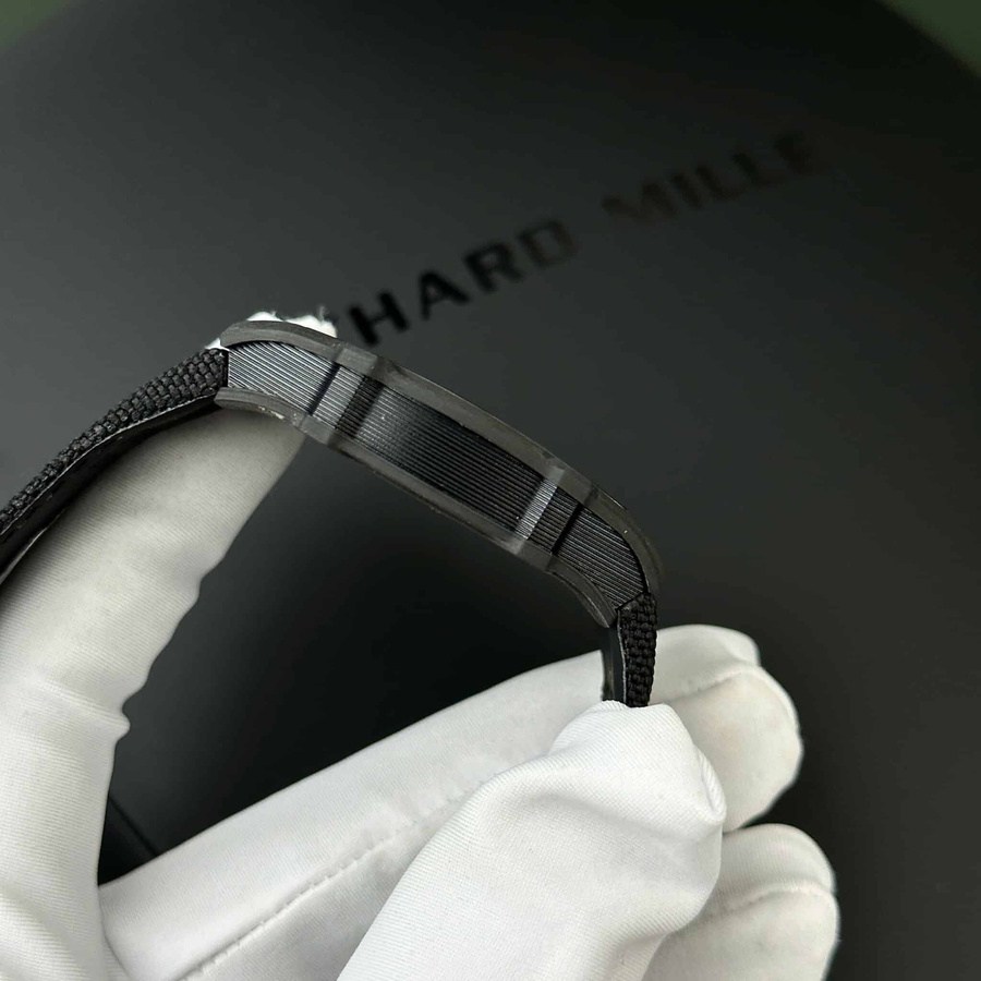 Montre réplique : Richard Mille RM 27-05 Rafael Nadal, carbone noir, fibre, 37.25×47,25 mm — légendaire – Photo 6
