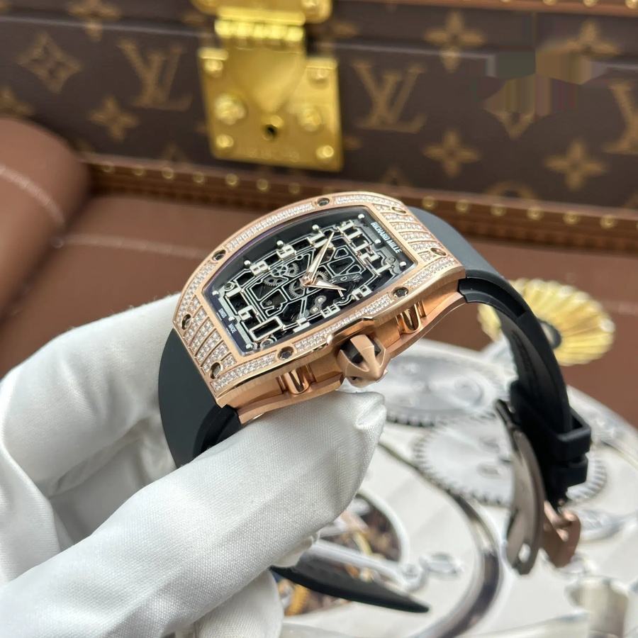 Montre réplique : Richard Mille RM67-01, or rose, extra-plate, sertissage intermédiaire, moissanites, 38,7 mm X 47,5 mm — luxueuse – Photo 3