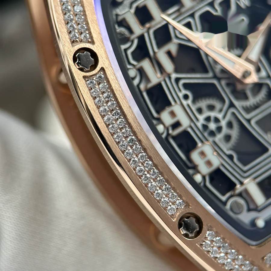 Montre réplique : Richard Mille RM67-01, or rose, extra-plate, sertissage intermédiaire, moissanites, 38,7 mm X 47,5 mm — luxueuse – Photo 10