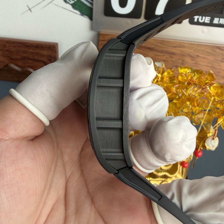 Montre réplique : Richard Mille RM 055 Bubba Watson, Asie, édition, Carbon NTPT, mouvement Vaucher, 42,7 mm X 49,9 mm — à prix raisonnable – Photo 6