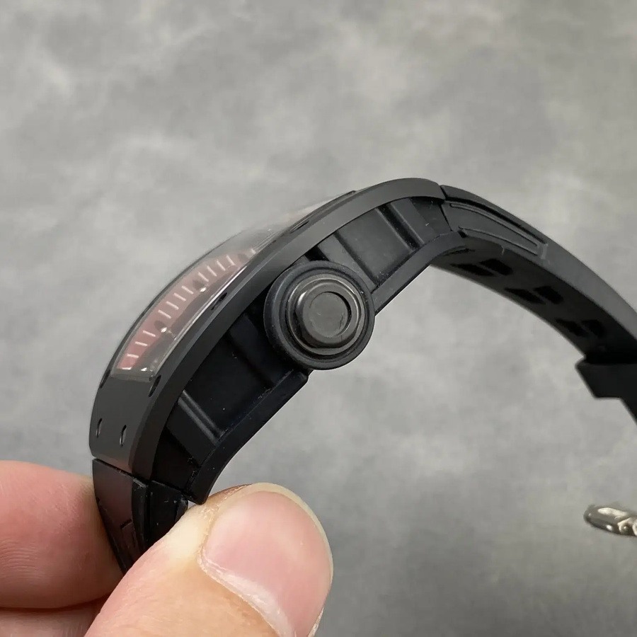 Montre réplique : Richard Mille RM 055 Bubba Watson, rouge, entraînement, Americas, édition limitée, mouvement Vaucher, 42.7 X 49,9 mm — remarquable – Photo 6