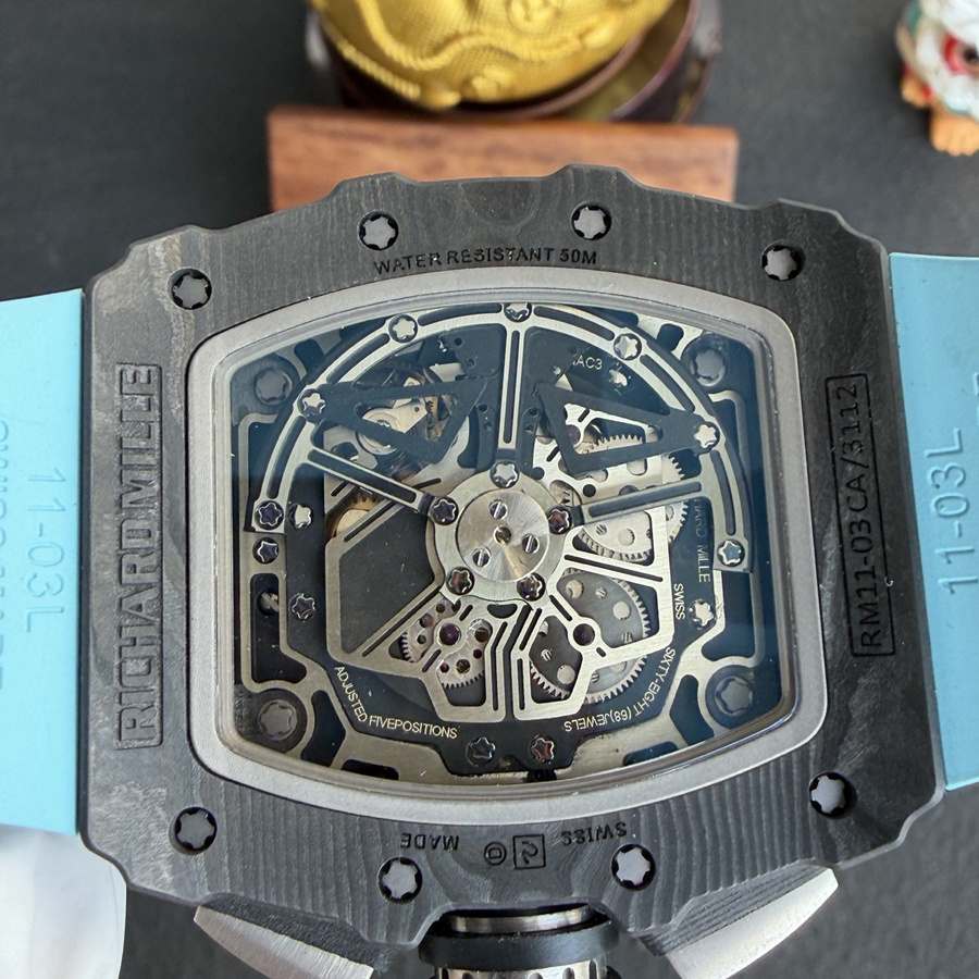 Montre réplique : Richard Mille RM 11-03, noir, Carbon TPT, automatique, chronographe, 49.94 X 44,5 mm — ultra-luxueuse – Photo 7