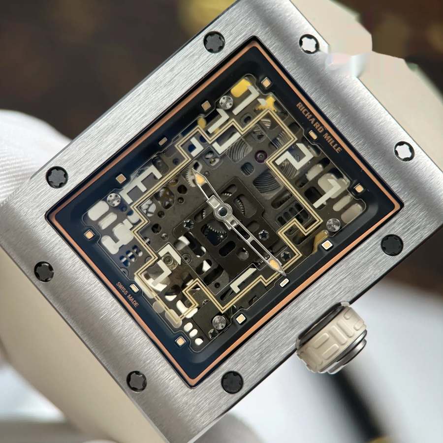 Montre réplique : Richard Mille RM 16-02, titane, extra-plate, blanc, bracelet en caoutchouc, 36 X 45 mm — précieuse – Photo 5