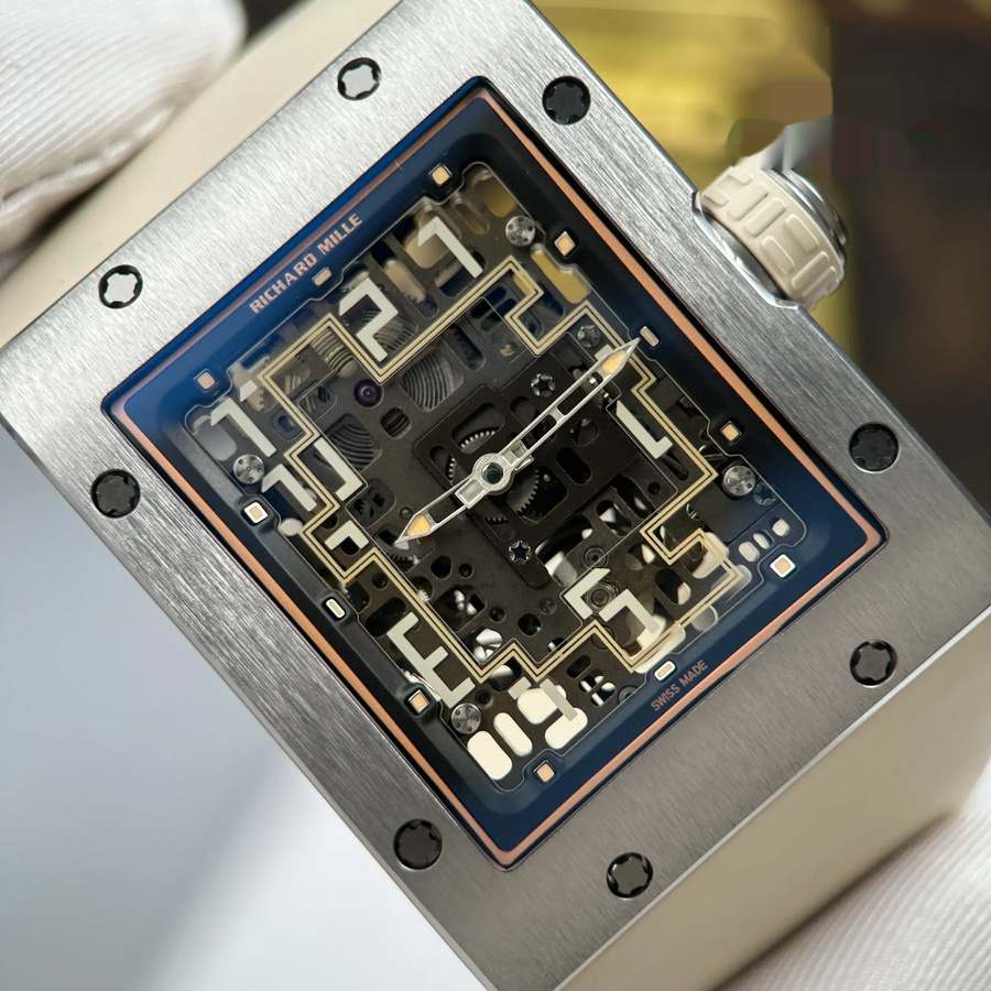 Montre réplique : Richard Mille RM 16-02, titane, extra-plate, blanc, bracelet en caoutchouc, 36 X 45 mm — précieuse – Photo 6