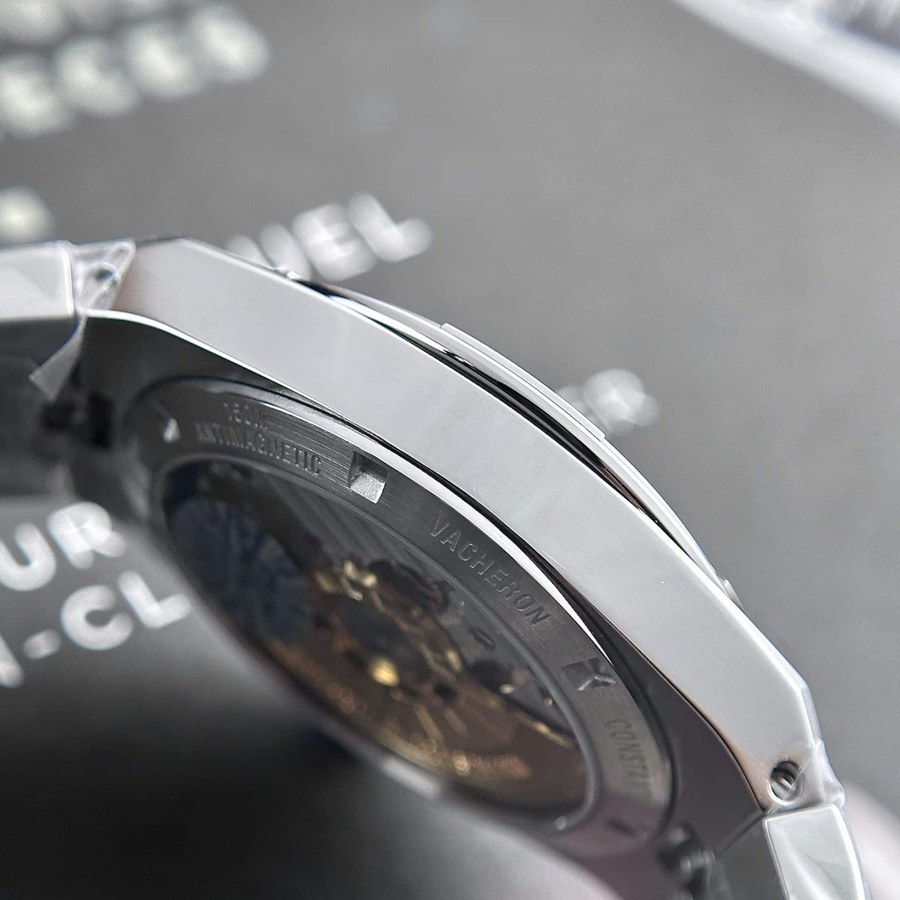 Montre réplique : Vacheron Constantin Overseas 4500V, cadran bleu, 41 mm — parfaite – Photo 7