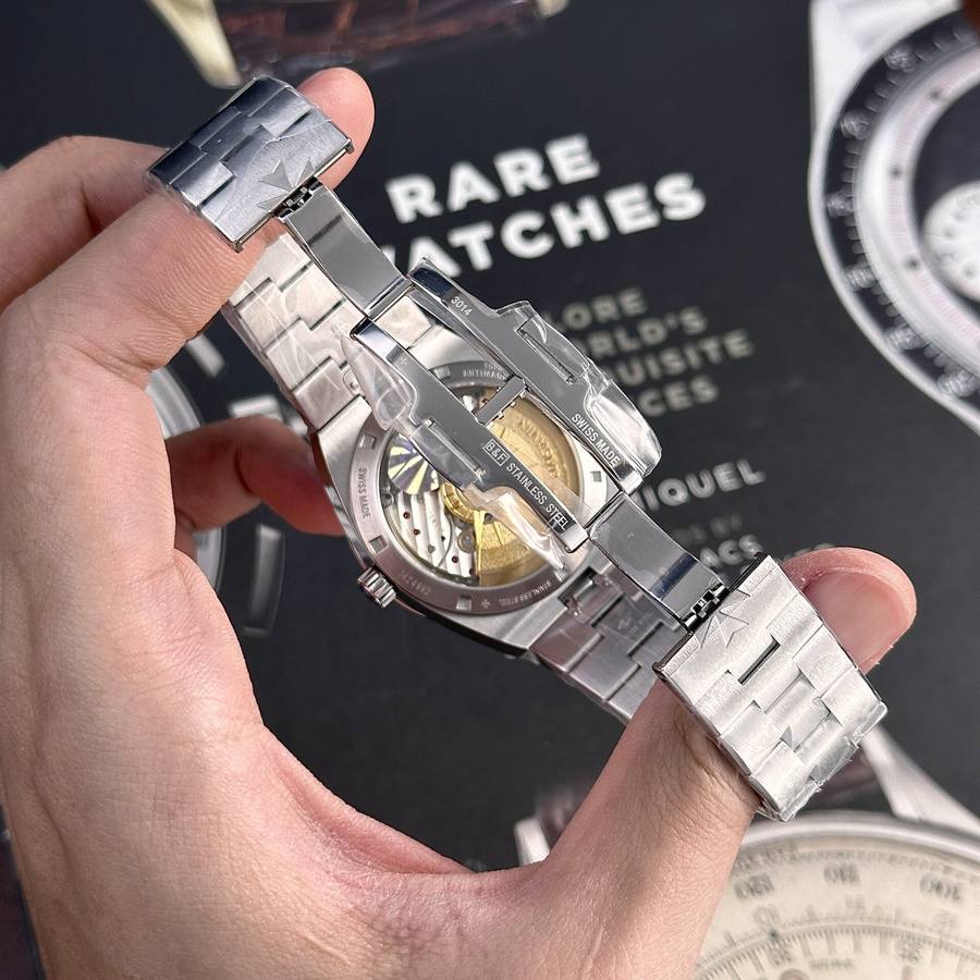 Montre réplique : Vacheron Constantin Overseas 4500V, cadran bleu, 41 mm — parfaite – Photo 9