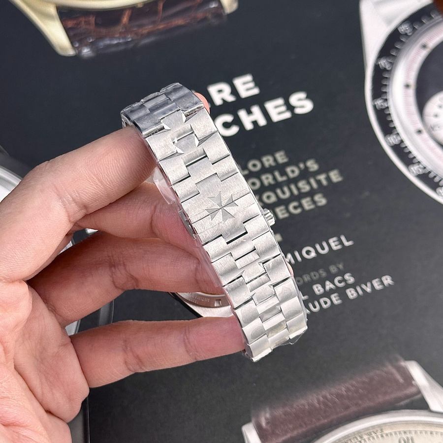 Montre réplique : Vacheron Constantin Overseas 4500V, cadran bleu, 41 mm — parfaite – Photo 10