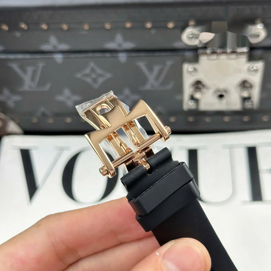 Montre réplique : Vacheron Constantin Overseas, double fuseau horaire, 47450/000r-9404, or rose, cadran blanc, bracelet en caoutchouc, 42 mm — à prix raisonnable – Photo 9